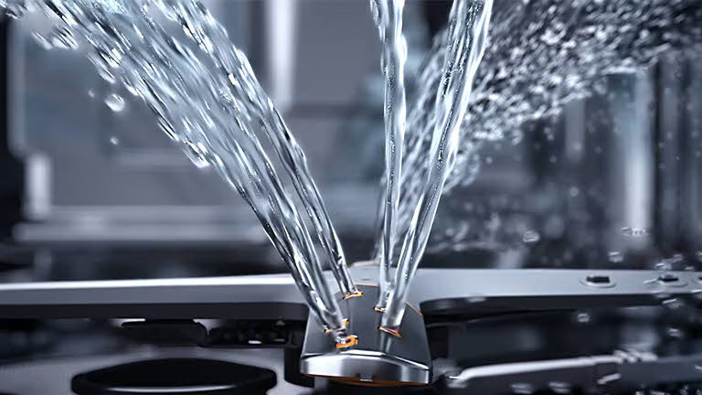 غسالة صحون مدمجة من إل جي مع تقنية QuadWash™ بالبخار – 14 إعدادًا للمكان، رمادي داكن، DBC425TS